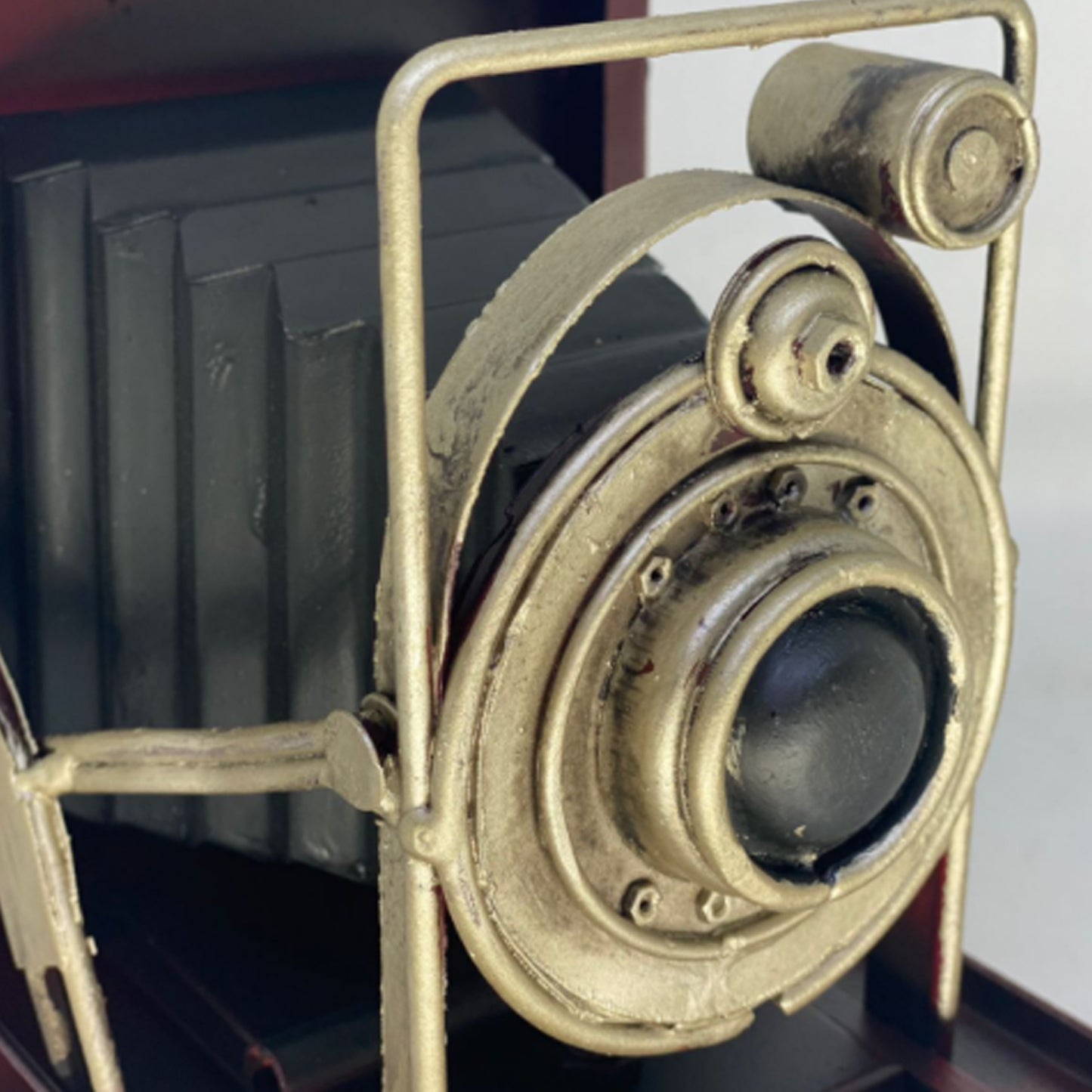 Adorno metálico cámara vintage 15x13x22 cm.