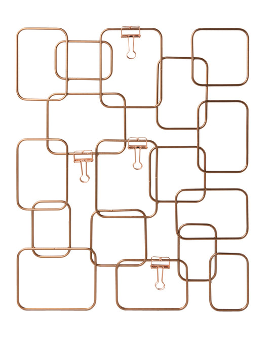 Enrejado de metal con ganchos para fotos