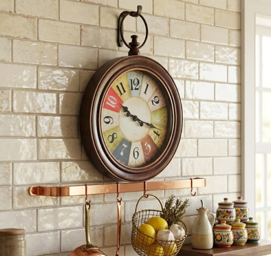Reloj plástico de pared 43 cm.