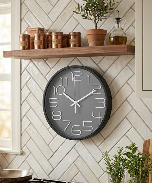 Reloj plástico de pared 30 cm.