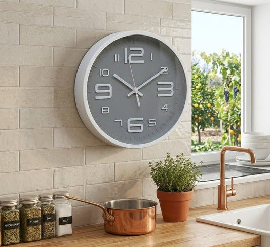 Reloj plástico de pared 30 cm.